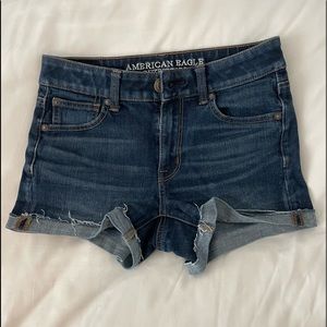 Super cute classic blue denim American Eagle shorts!